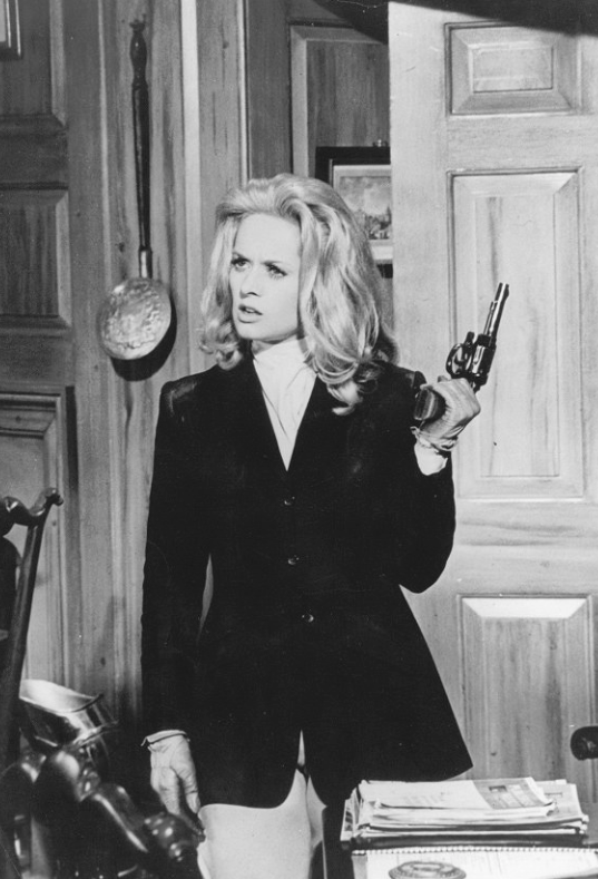 Femmes Fatales Archives Pulp International